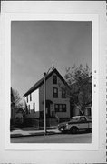 1539 W WALKER ST, a Front Gabled house, built in Milwaukee, Wisconsin in .