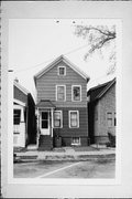 1821-1821A N WARREN AVE, a Front Gabled duplex, built in Milwaukee, Wisconsin in .