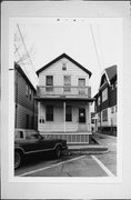 1841-1841A N WARREN AVE, a Front Gabled duplex, built in Milwaukee, Wisconsin in .