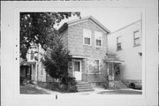 331-333 W WASHINGTON ST, a Front Gabled duplex, built in Milwaukee, Wisconsin in .