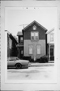 805 W WASHINGTON ST, a Gabled Ell house, built in Milwaukee, Wisconsin in .