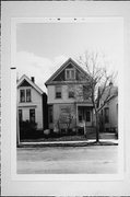 823 W WASHINGTON ST, a Queen Anne house, built in Milwaukee, Wisconsin in .