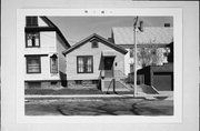 1010 W WASHINGTON ST, a Front Gabled house, built in Milwaukee, Wisconsin in .