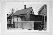 1128A W WASHINGTON ST, a Side Gabled house, built in Milwaukee, Wisconsin in .