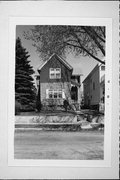 1222 W WASHINGTON ST, a Gabled Ell house, built in Milwaukee, Wisconsin in .