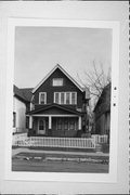 1304 W WASHINGTON ST, a Cross Gabled house, built in Milwaukee, Wisconsin in .