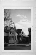 1307 W WASHINGTON ST, a Gabled Ell house, built in Milwaukee, Wisconsin in .