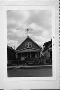 1327 W WASHINGTON ST, a Front Gabled house, built in Milwaukee, Wisconsin in .