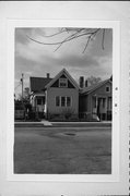 1413 W WASHINGTON ST, a Gabled Ell house, built in Milwaukee, Wisconsin in .