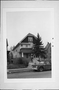 1426-28 W WASHINGTON ST, a Front Gabled duplex, built in Milwaukee, Wisconsin in .
