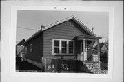 1542A W WASHINGTON ST, a Front Gabled house, built in Milwaukee, Wisconsin in .