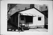 2494 S WENTWORTH AVE, a Front Gabled house, built in Milwaukee, Wisconsin in 1956.