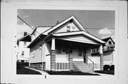 2546 S WENTWORTH AVE, a Bungalow house, built in Milwaukee, Wisconsin in 1925.