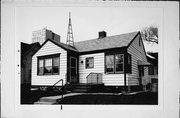 2586 S WENTWORTH AVE, a Side Gabled house, built in Milwaukee, Wisconsin in 1945.