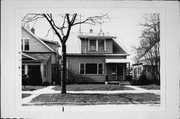 2723 S WENTWORTH AVE, a Side Gabled house, built in Milwaukee, Wisconsin in 1915.