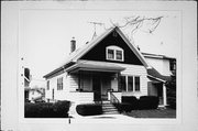 2733 S WENTWORTH AVE, a Bungalow house, built in Milwaukee, Wisconsin in .