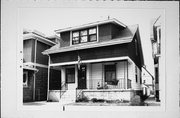 2819 S WENTWORTH AVE, a Bungalow house, built in Milwaukee, Wisconsin in 1916.