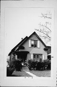 2841 S WENTWORTH AVE, a Front Gabled house, built in Milwaukee, Wisconsin in 1900.