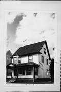 2848 S WENTWORTH AVE, a Side Gabled house, built in Milwaukee, Wisconsin in 1902.