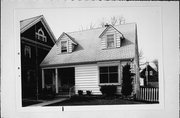 2851 S WENTWORTH AVE, a Side Gabled house, built in Milwaukee, Wisconsin in 1939.