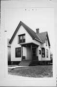 2911 S WENTWORTH AVE, a Front Gabled house, built in Milwaukee, Wisconsin in 1899.