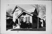 2930 S WENTWORTH AVE, a Queen Anne house, built in Milwaukee, Wisconsin in .
