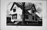 2934 S WENTWORTH AVE, a Front Gabled house, built in Milwaukee, Wisconsin in .