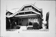 3024 S WENTWORTH AVE, a Bungalow house, built in Milwaukee, Wisconsin in 1916.