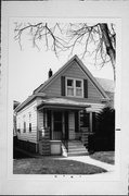 3025 S WENTWORTH AVE, a Front Gabled house, built in Milwaukee, Wisconsin in 1908.