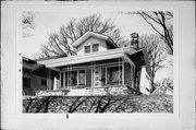 3098 S WENTWORTH AVE, a Bungalow house, built in Milwaukee, Wisconsin in 1918.
