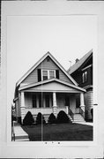 509 E WILSON ST, a Front Gabled house, built in Milwaukee, Wisconsin in 1917.