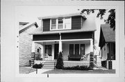 519 E WILSON ST, a Bungalow house, built in Milwaukee, Wisconsin in 1917.