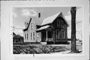 2123 S WOODWARD ST, a Queen Anne house, built in Milwaukee, Wisconsin in .