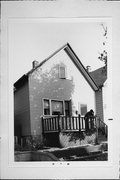 2130 S WOODWARD ST, a Front Gabled house, built in Milwaukee, Wisconsin in .