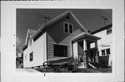 2149 S WOODWARD ST, a Front Gabled house, built in Milwaukee, Wisconsin in .