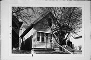 2203 S WOODWARD ST, a Front Gabled house, built in Milwaukee, Wisconsin in .