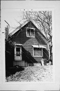 2207 S WOODWARD ST, a Front Gabled house, built in Milwaukee, Wisconsin in 1902.