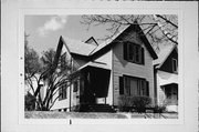 2217 S WOODWARD ST, a Gabled Ell house, built in Milwaukee, Wisconsin in 1895.