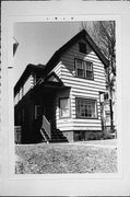 2237 S WOODWARD ST, a Queen Anne house, built in Milwaukee, Wisconsin in .