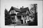 2434 S WOODWARD ST, a Gabled Ell house, built in Milwaukee, Wisconsin in 1895.