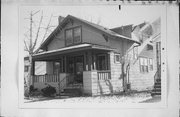 804 BENTON AVE, a Craftsman house, built in Janesville, Wisconsin in 1919.