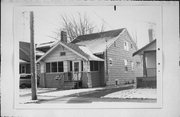 816 BENTON AVE, a Bungalow house, built in Janesville, Wisconsin in 1919.