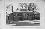 916 BENTON AVE, a Bungalow house, built in Janesville, Wisconsin in 1919.