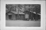 S LAKE RD, a Front Gabled camp/camp structure, built in Merrimac, Wisconsin in 1935.