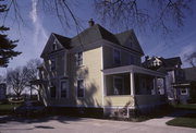 143 N ARCH ST, a Queen Anne house, built in New Richmond, Wisconsin in 1907.