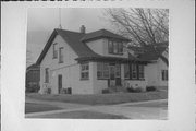 476 W KILBOURN AVE, a Bungalow house, built in West Bend, Wisconsin in .