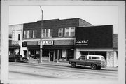 333-337 S CENTRAL AVE, a Twentieth Century Commercial retail building, built in Marshfield, Wisconsin in 1941.