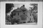 402 W PARK ST, a Queen Anne house, built in Marshfield, Wisconsin in 1898.