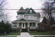 1013 WASHINGTON AVE, a Queen Anne house, built in Oshkosh, Wisconsin in 1885.