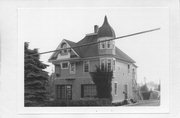 W SIDE OF S 4TH ST JUST N OF RR TRACKS, a Queen Anne house, built in Mount Horeb, Wisconsin in .